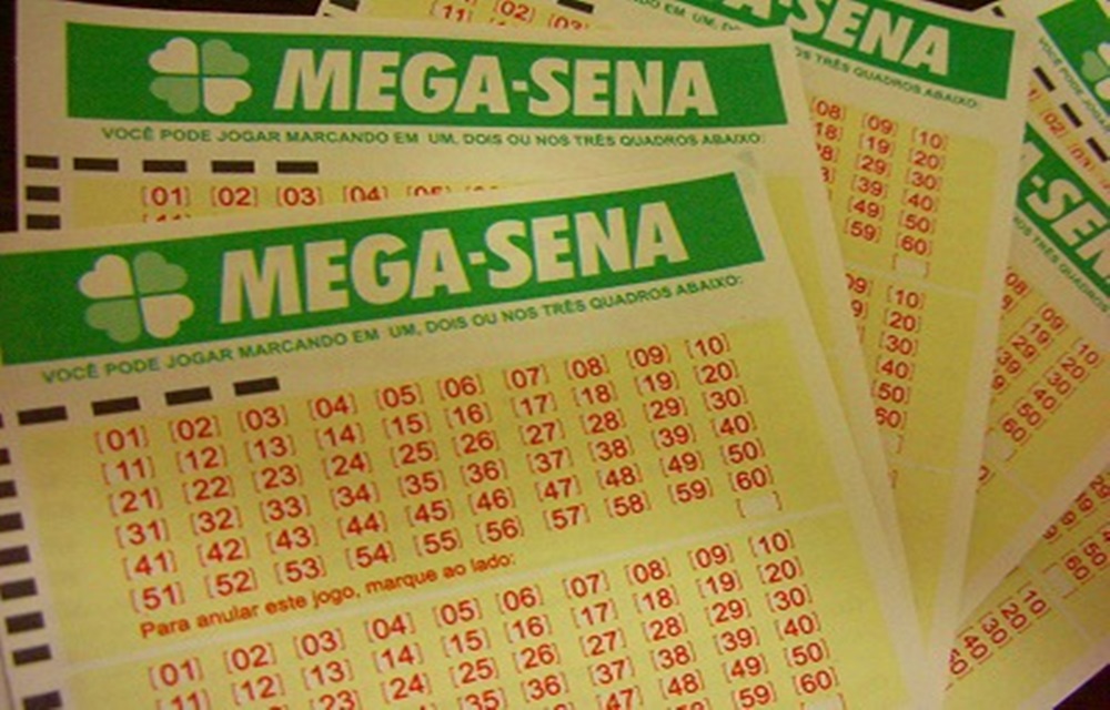 Ir para  <p>A Caixa Econ&ocirc;mica Federal sorteou no s&aacute;bado (31), a Mega-Sena da Virada. Segundo a Caixa, ap&oacute;s o fechamento das apostas, &agrave;s 14h, foi apurado o valor de R$ 220.984.549,30. A estimativa era de um...